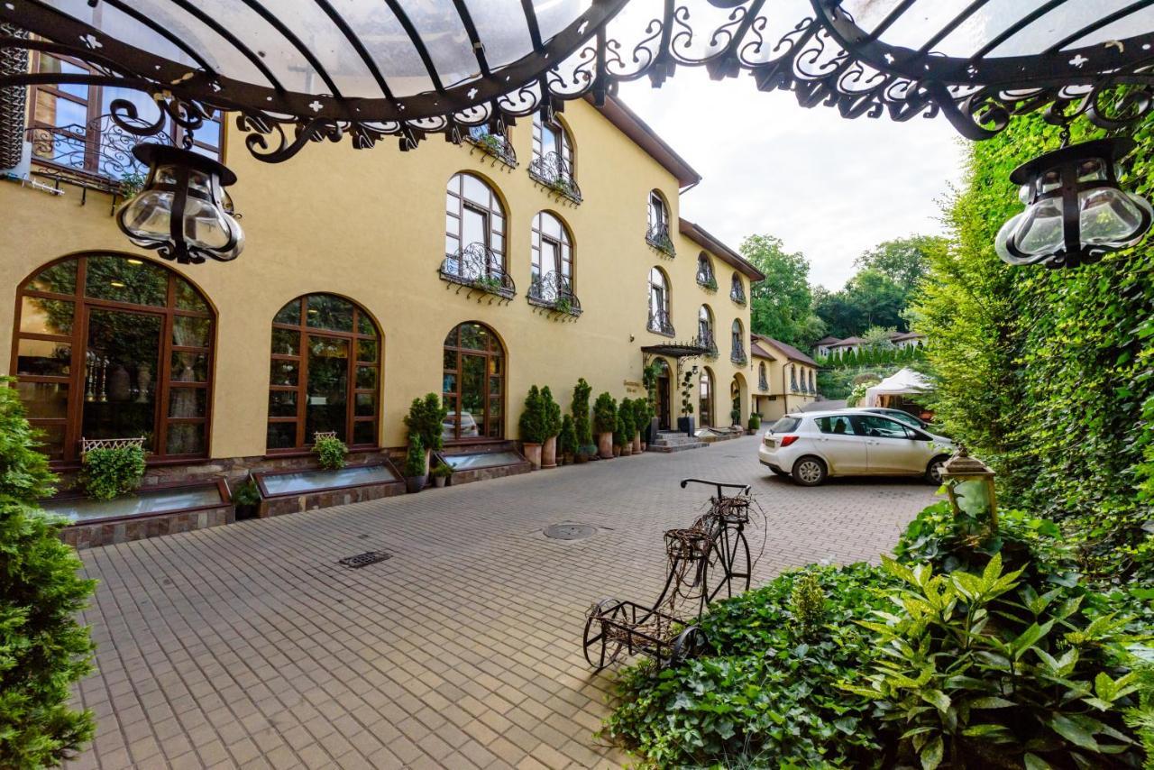 Pension Passion Târgu-Mureş Exteriör bild