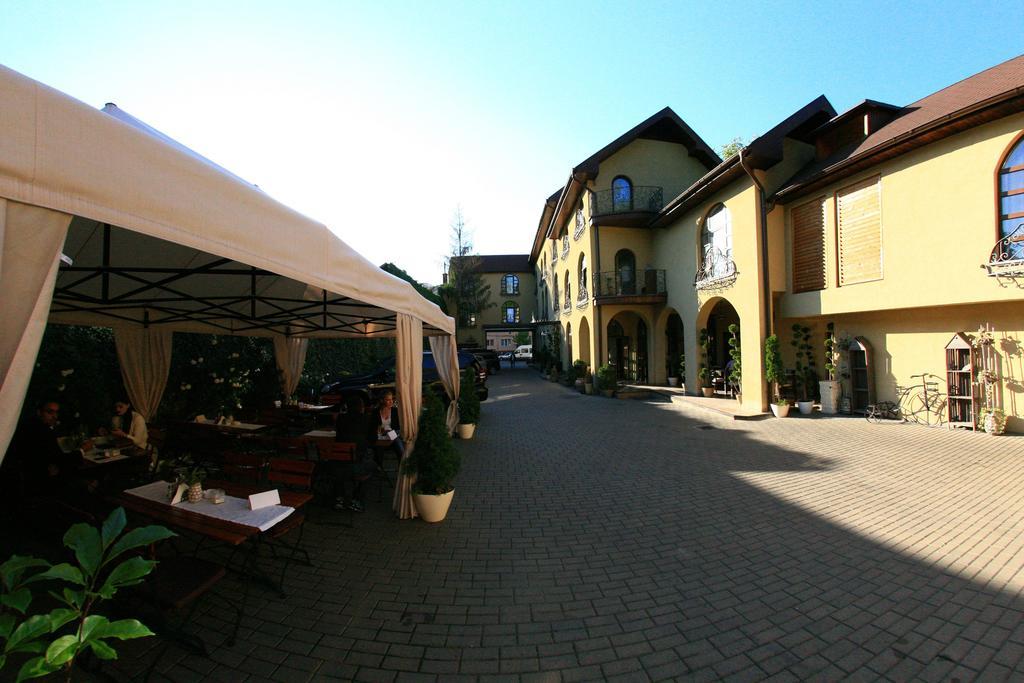 Pension Passion Târgu-Mureş Exteriör bild