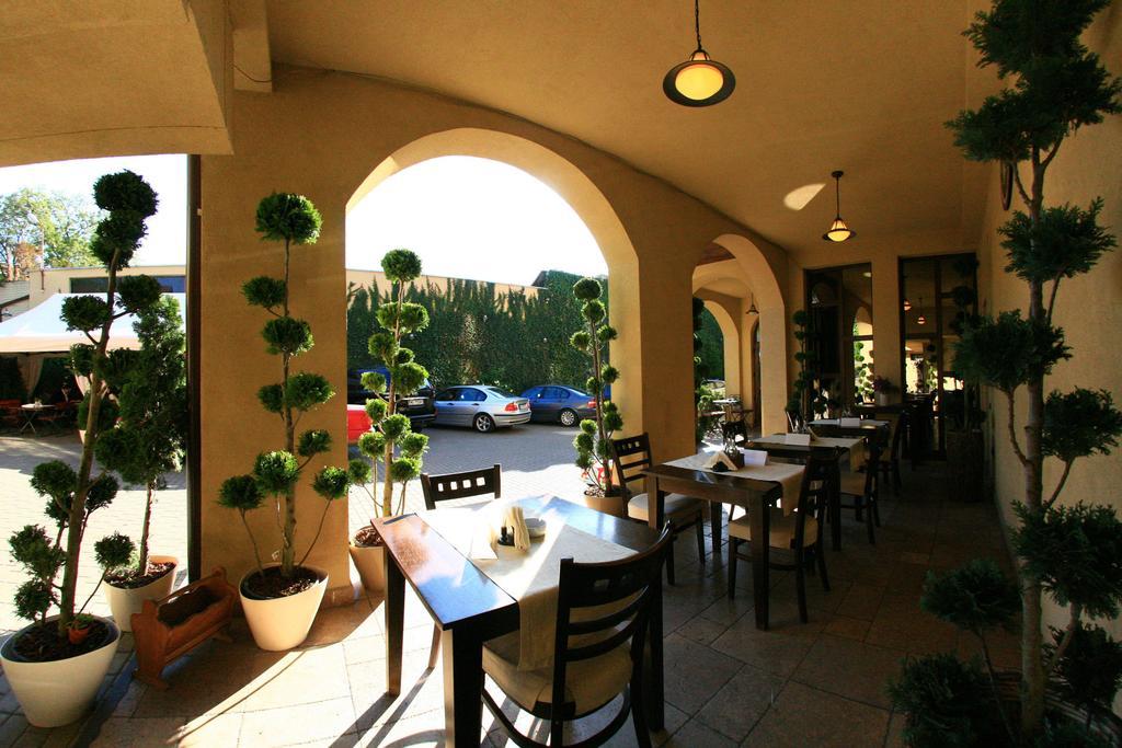 Pension Passion Târgu-Mureş Exteriör bild